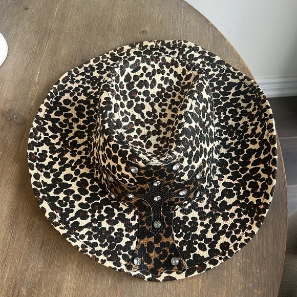 Leopard Print Paper Cowboy Hat with Cross & Crystal Studs Brown Women size M/L - Picture 12 of 16